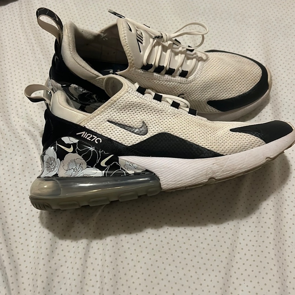 nike 270’s worn multiple times, will be thoroughly cleaned before sold!